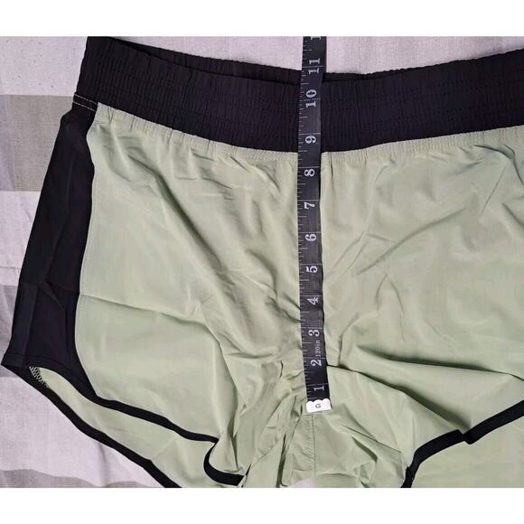 Amazon Essentials Women's 4" Stretch Woven Running Short‎ Size M - Picture 7 of 12